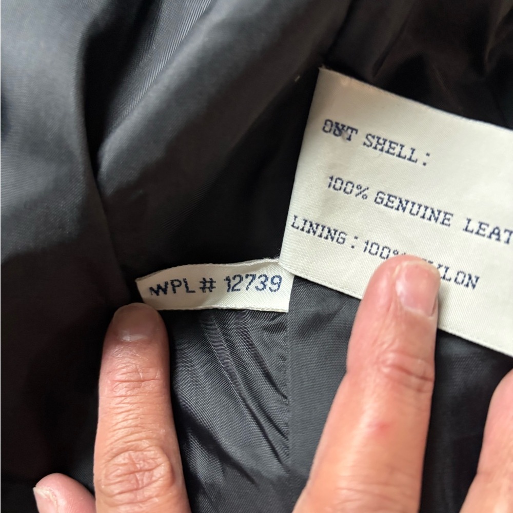 Fits and Wright big Chic Black Leather Coat - Picture 9 of 10